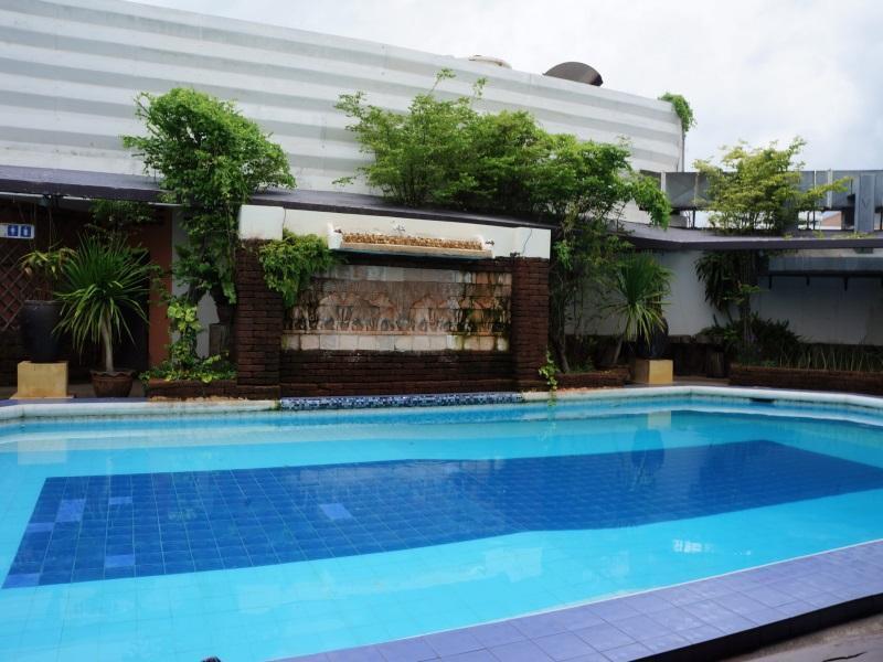 Petchkasem Grand Hotel Surin Luaran gambar