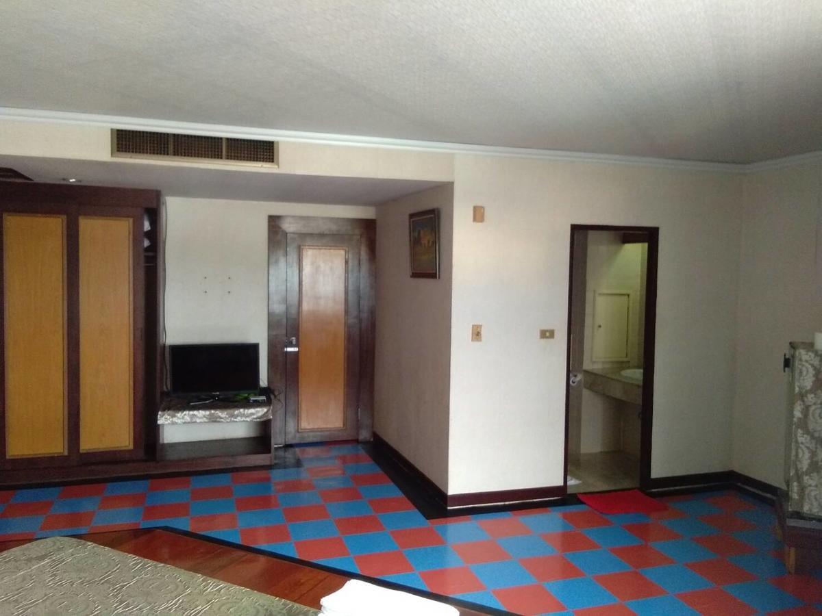 Petchkasem Grand Hotel Surin Luaran gambar