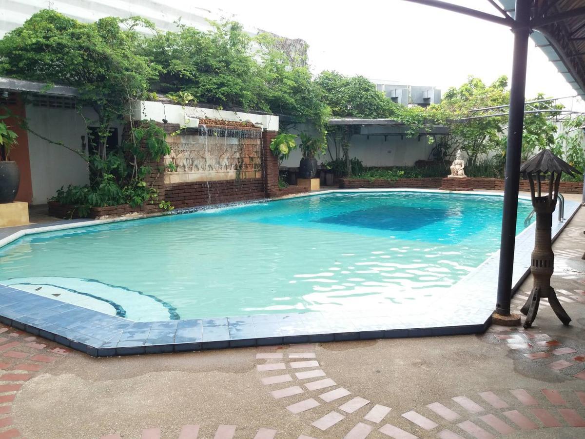 Petchkasem Grand Hotel Surin Luaran gambar