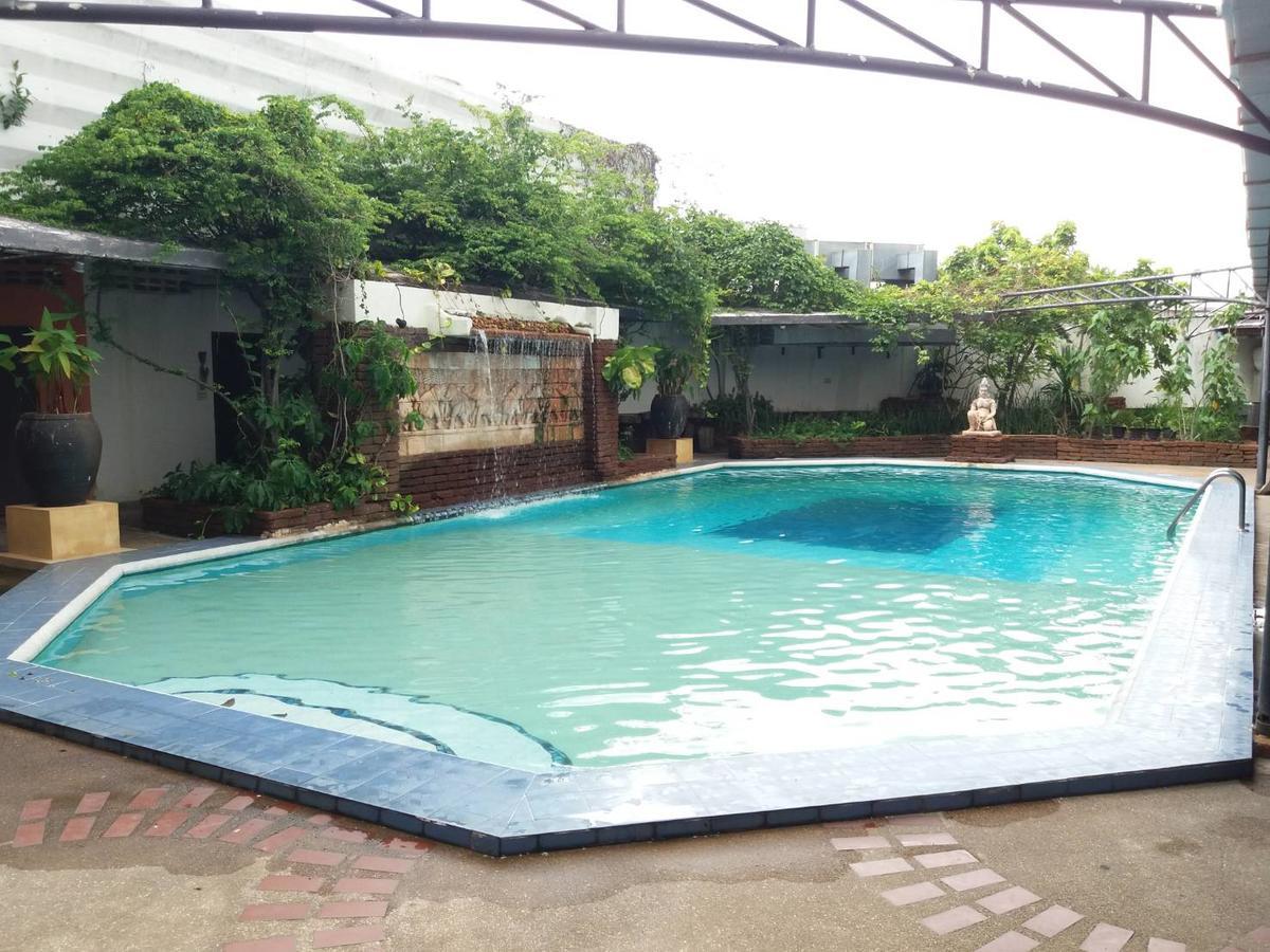 Petchkasem Grand Hotel Surin Luaran gambar